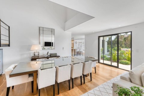 4 bedrooms Villa in Le Cannet, France No. 99321 6