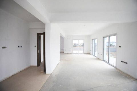4 bedrooms Villa in Nicosia, Cyprus No. 106970 4