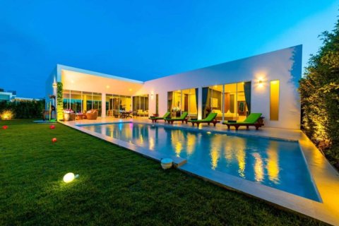 4 bedrooms Villa in Hua Hin, Thailand No. 97292 1