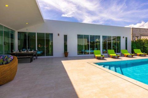 4 bedrooms Villa in Hua Hin, Thailand No. 97292 3