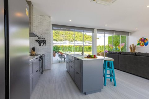 4 bedrooms Villa in Hua Hin, Thailand No. 97292 12