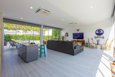 4 bedrooms Villa in Hua Hin, Thailand No. 97292 11