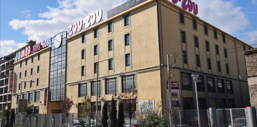 5756m² Building in Piraeus, Greece No. 59024