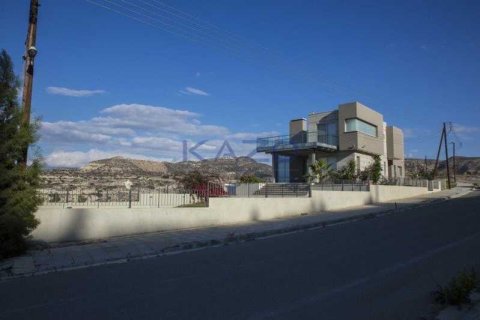 6 bedrooms House in Mesa Geitonia, Cyprus No. 63402 1