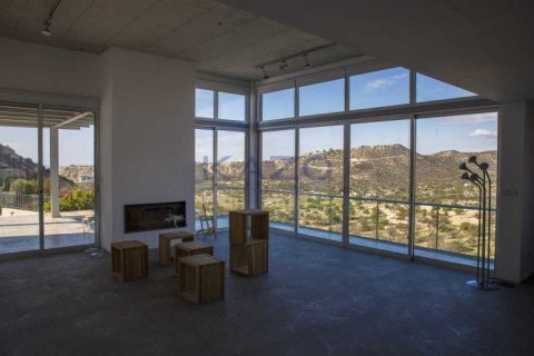 6 bedrooms House in Mesa Geitonia, Cyprus No. 63402 3