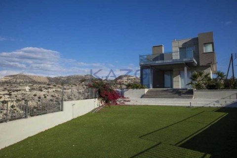 6 bedrooms House in Mesa Geitonia, Cyprus No. 63402 13