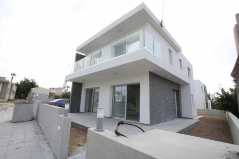 5 bedrooms Villa in Paphos, Cyprus No. 84070 1