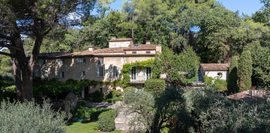 9 bedrooms Villa in Grasse, France No. 68903