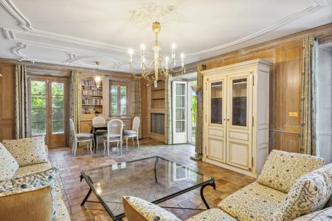 9 bedrooms Villa in Grasse, France No. 68903 11