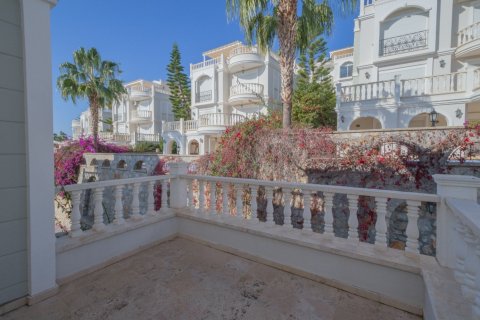 4 bedrooms Villa in Nong Ha, Vietnam No. 15965 8