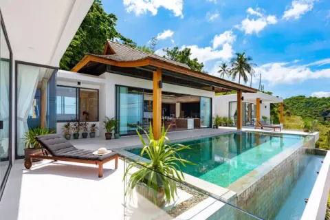3 bedrooms Villa on the Chaweng Beach, Thailand No. 3025 1