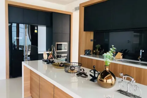 3 bedrooms Villa on the Chaweng Beach, Thailand No. 3025 6