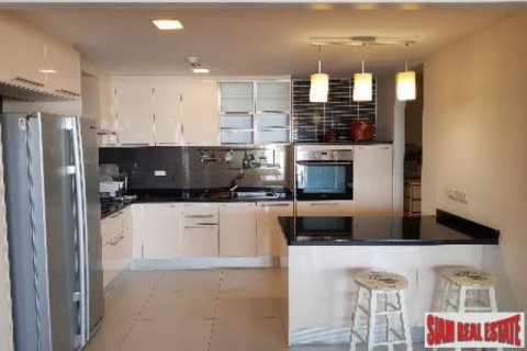 2 bedrooms House in Bangkok, Thailand No. 96745 8