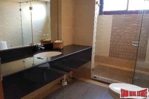 2 bedrooms House in Bangkok, Thailand No. 96745 10