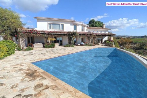 4 bedrooms House in Paphos, Cyprus No. 75926 1