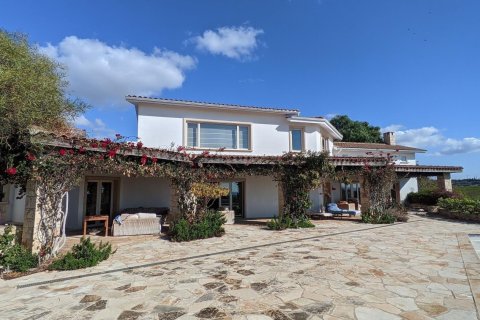 4 bedrooms House in Paphos, Cyprus No. 75926 6