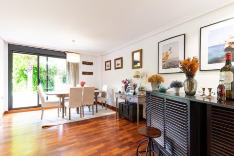 4 dormitorios  en Thanh Son, Vietnam No. 26953 7