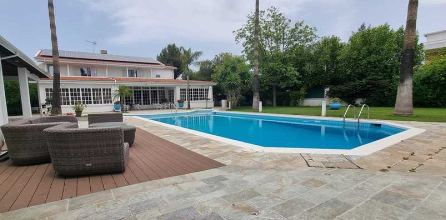 6 chambres House à Nicosia, Cyprus No. 39764