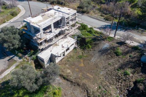 Дом с 5 спальнями в Тримиклини, Кипр №81338 8