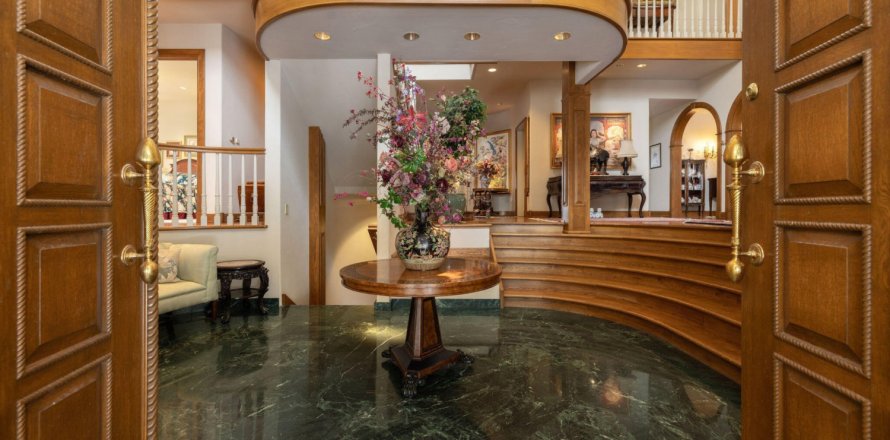 7 bedrooms House in Edwards, USA No. 83145