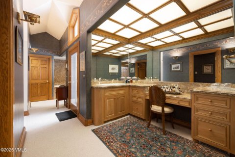 7 bedrooms House in Edwards, USA No. 83145 14