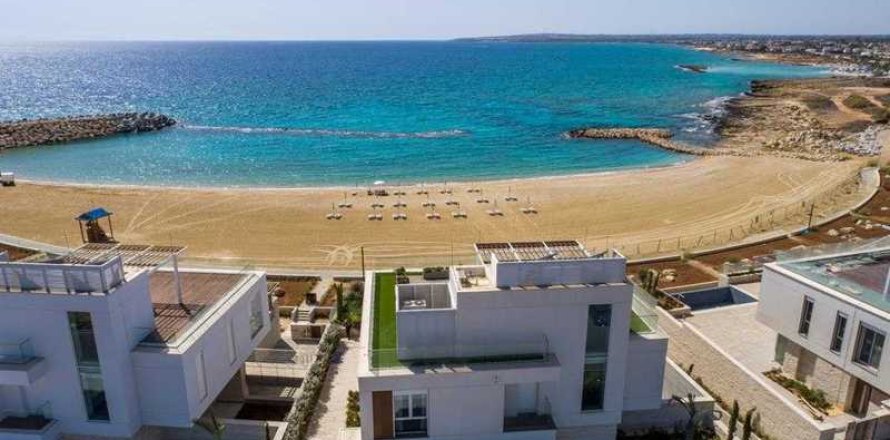 Дом с 4 спальнями в Айя Напа, Кипр №31095