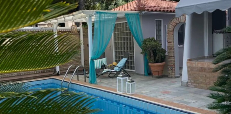 4 bedrooms House in Artemida, Greece No. 110153