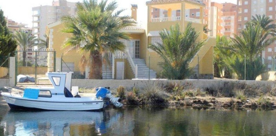 3 bedrooms Villa in La Manga del Mar Menor, Spain No. 111136