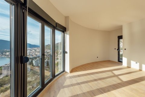 3 bedrooms Apartment in Herceg Novi, Montenegro No. 104791 2