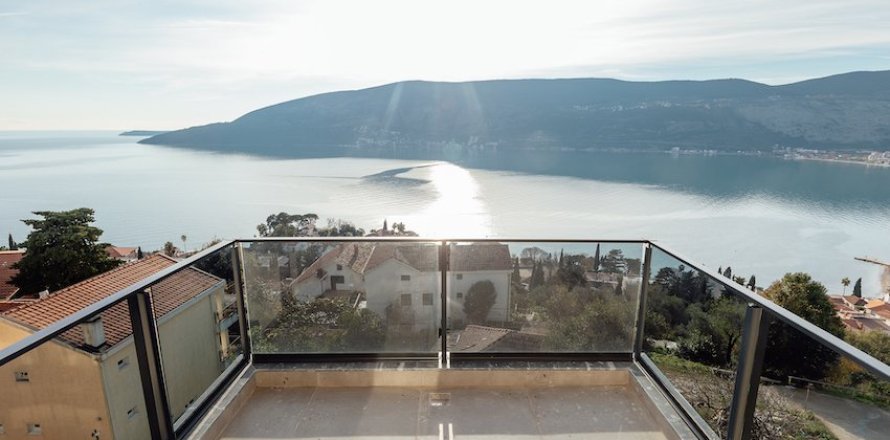 3 bedrooms Apartment in Herceg Novi, Montenegro No. 104791