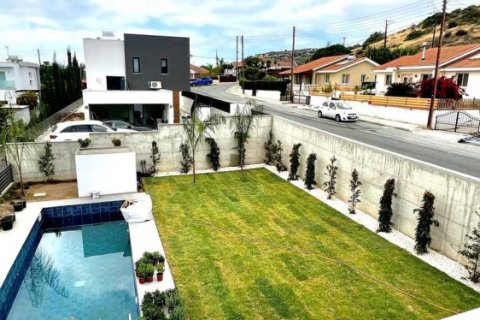 3 bedrooms Villa in Pyrgos, Cyprus No. 79037 2