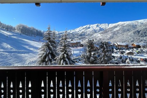 2 bedrooms Apartment in Les Allues, France No. 100136 8