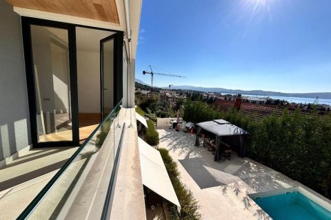 2 dormitorios Apartment en Tivat, Montenegro No. 104758 16