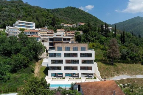 2 dormitorios Apartment en Tivat, Montenegro No. 104758 4
