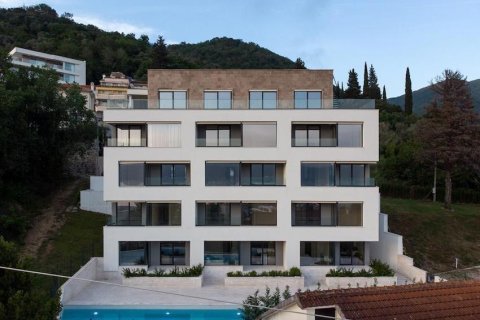 2 dormitorios Apartment en Tivat, Montenegro No. 104758 6