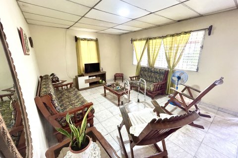 3 bedrooms House in Vista Alegre, Panama No. 109758 8