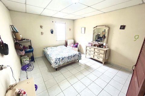 3 bedrooms House in Vista Alegre, Panama No. 109758 6