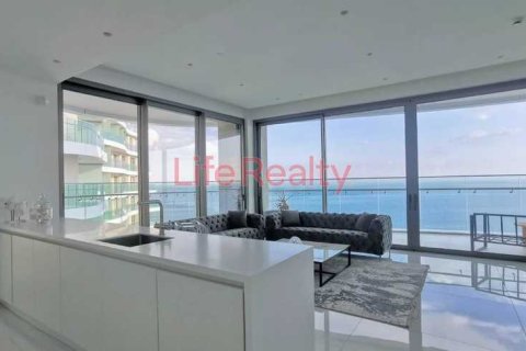 3 bedrooms Apartment in Germasogeia, Cyprus No. 102050 4