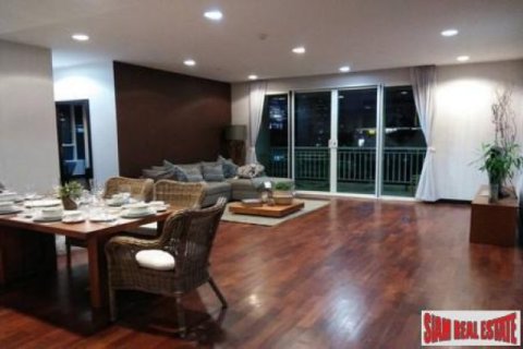 3 bedrooms Apartment in Bangkok, Thailand No. 95812 4