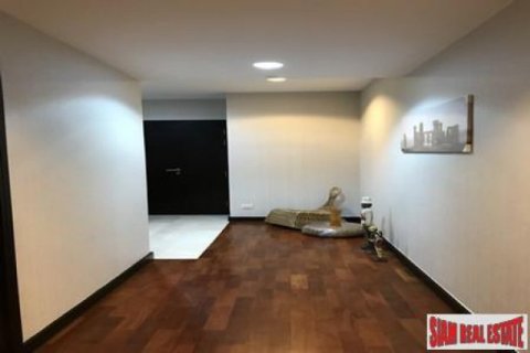 3 bedrooms Apartment in Bangkok, Thailand No. 95812 2