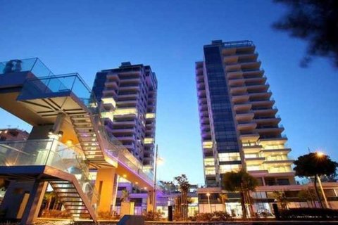 3 bedrooms Apartment in Limassol, Cyprus No. 40715 1