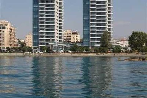 3 bedrooms Apartment in Limassol, Cyprus No. 40715 3