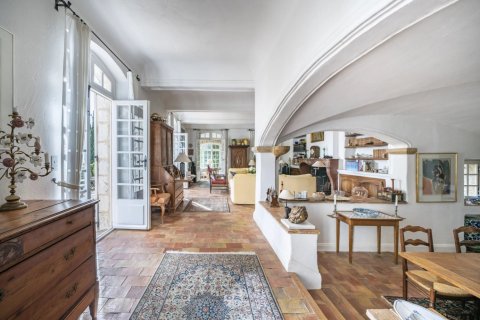 5 dormitorios Villa en Tourrettes-sur-Loup, France No. 69084 13