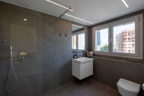 2 bedrooms Apartment in Agios Tychonas, Cyprus No. 74230 15