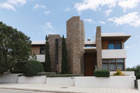 8 bedrooms House in Agios Athanasios, Cyprus No. 81659 1