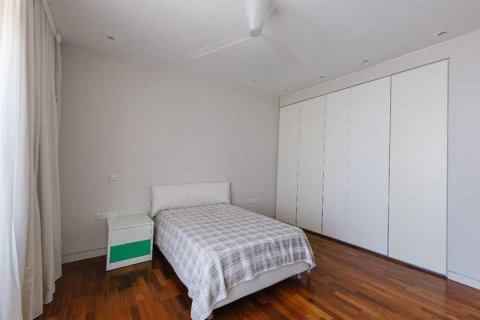 8 bedrooms House in Agios Athanasios, Cyprus No. 81659 3