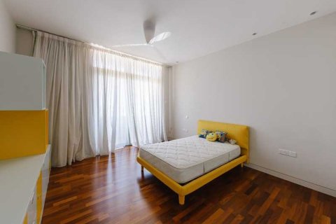 8 bedrooms House in Agios Athanasios, Cyprus No. 81659 9