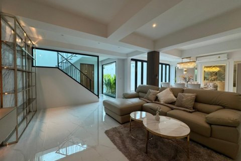 300m² Villa en Rawai, Thailand No. 97414 2