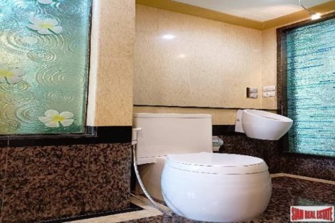 2 bedrooms Apartment in Bangkok, Thailand No. 97209 18