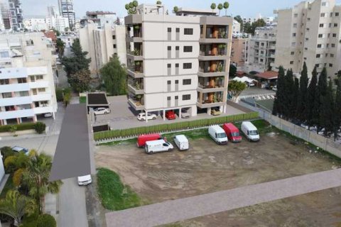 2 bedrooms Apartment in Germasogeia, Cyprus No. 76477 8